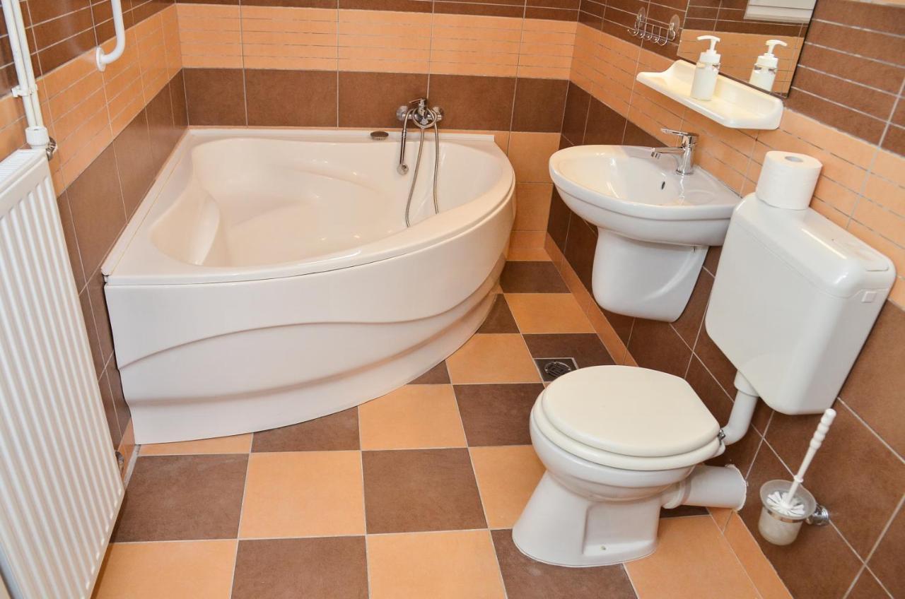 Gabor Aron Apartman Aparthotel Hajduszoboszlo Luaran gambar