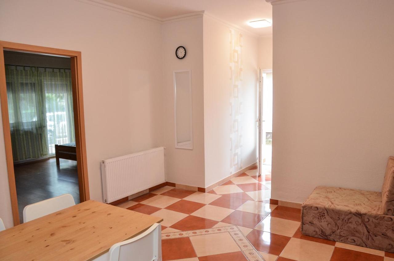 Gabor Aron Apartman Aparthotel Hajduszoboszlo Luaran gambar